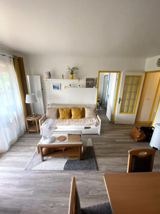 Logement Cosy, Situe Entre Ciel Et Mer Vence Εξωτερικό φωτογραφία